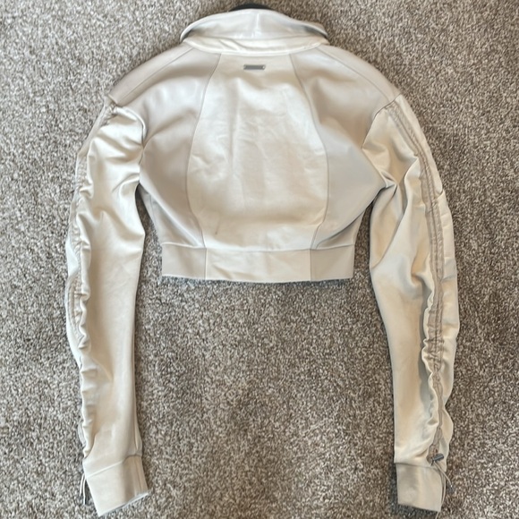 Two Tone Vegan Leather Cropped V- neck Polo Shirt - Picture 9 of 10